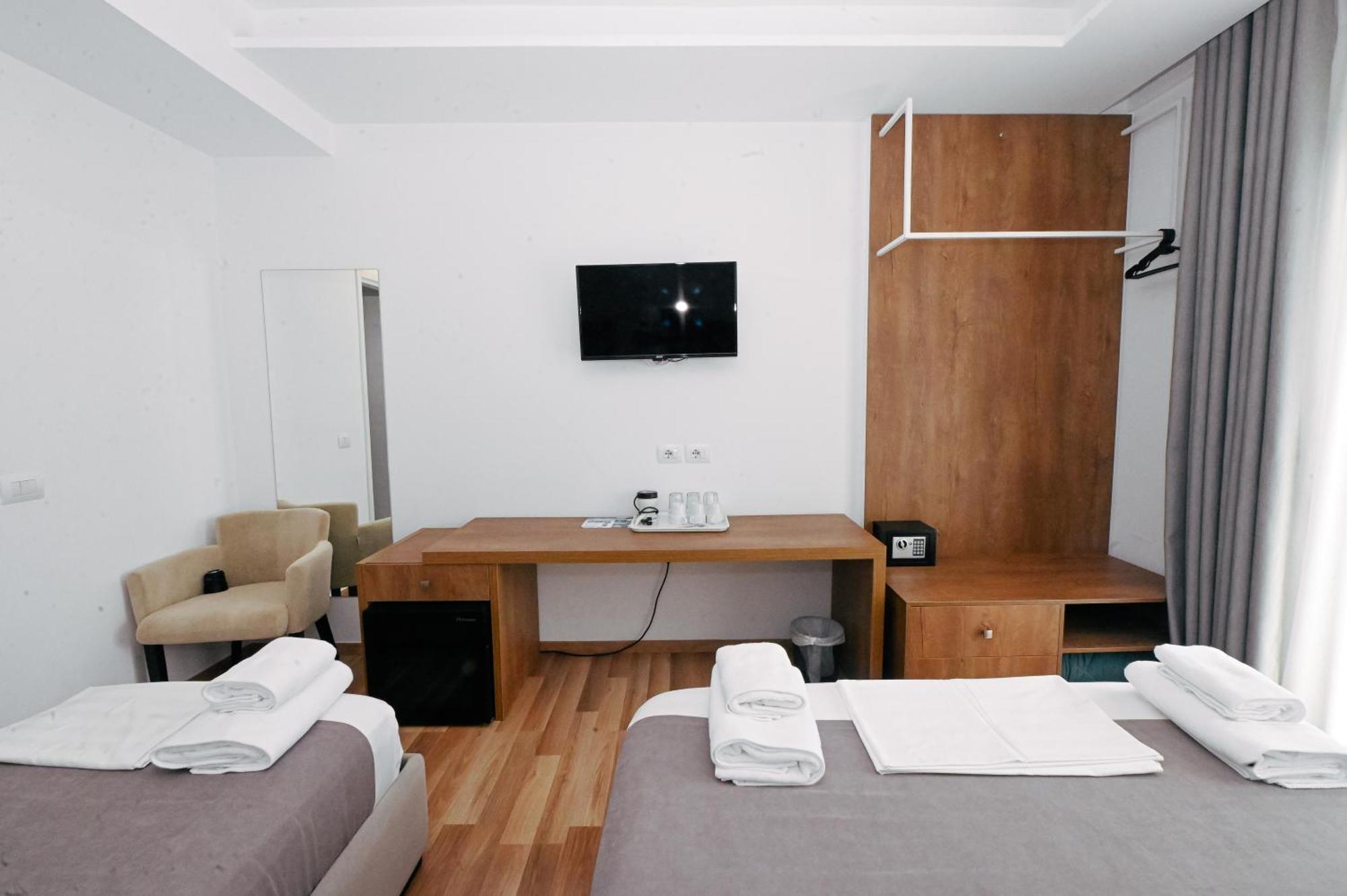 Bianco Hotel Ksamil Bagian luar foto