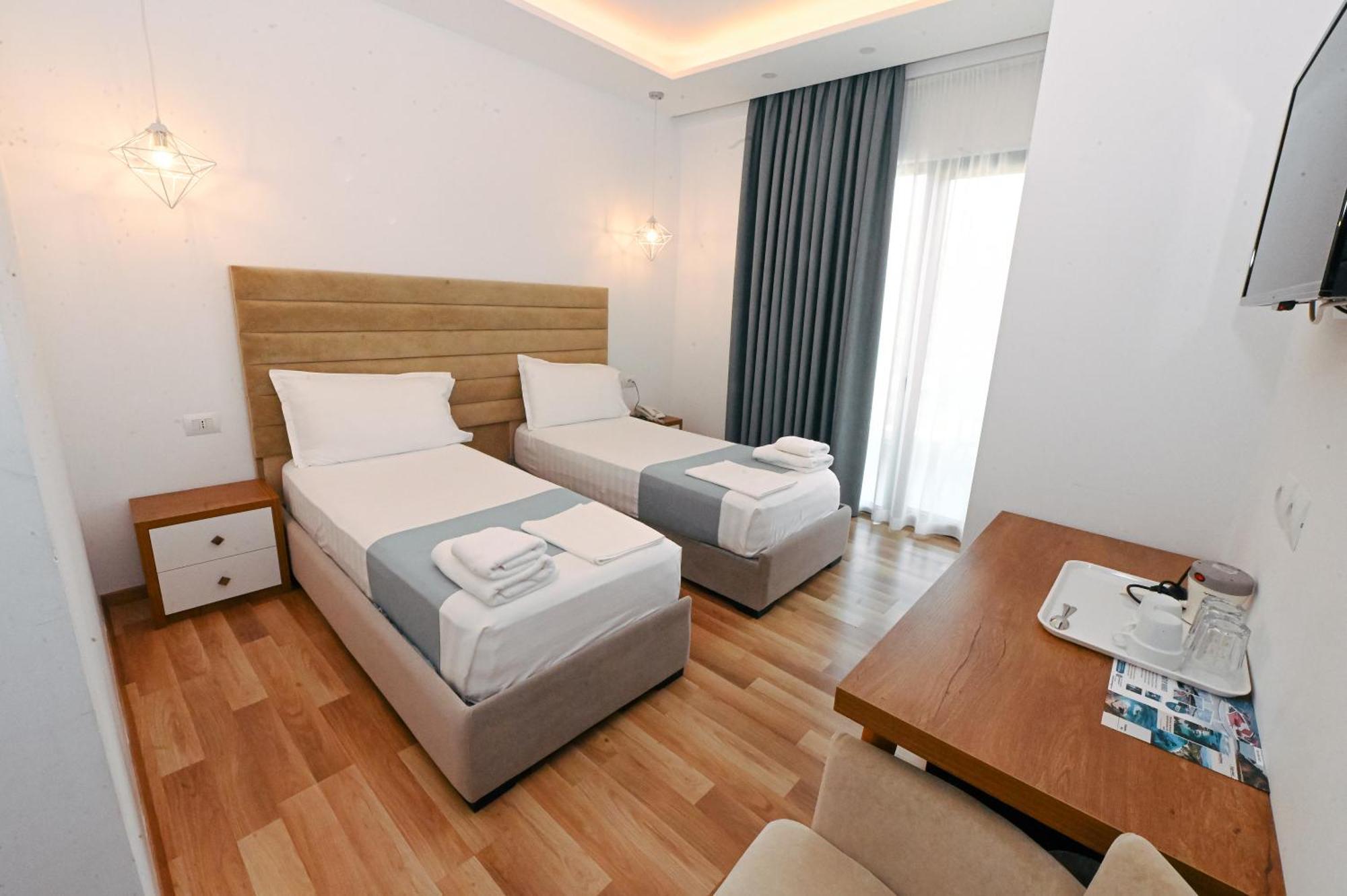 Bianco Hotel Ksamil Bagian luar foto