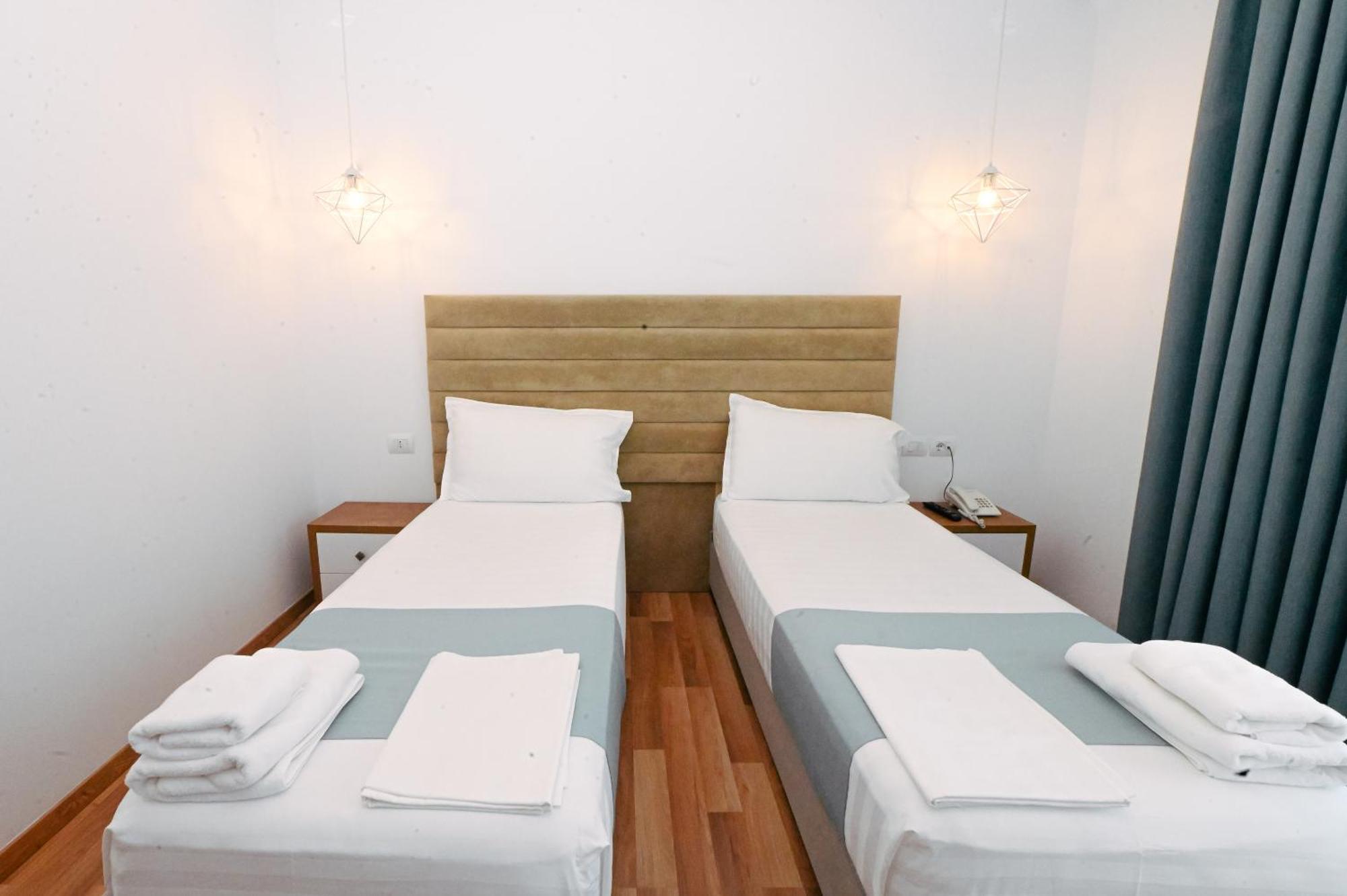 Bianco Hotel Ksamil Bagian luar foto